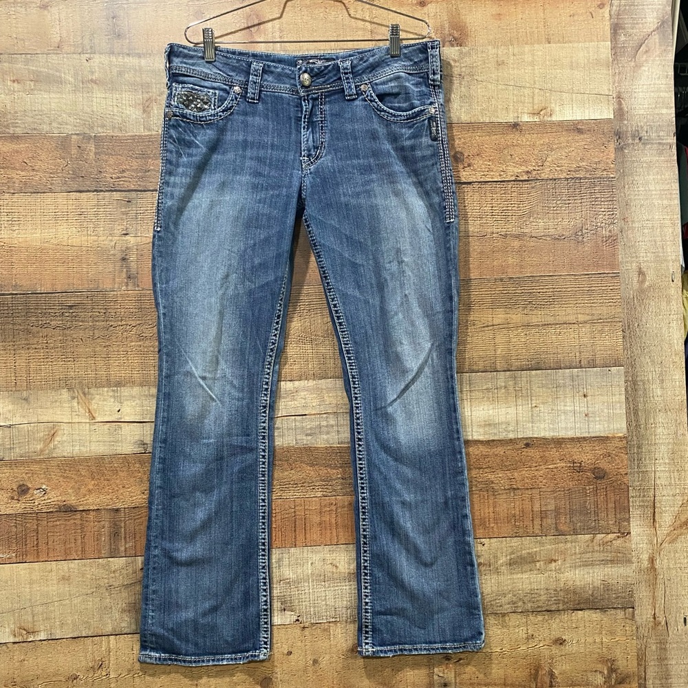 Silver Suki Flap 17” Boot Cut Embellished Jeans Size 32